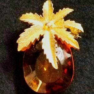 Vintage Gold Toned Pineapple Brooch Amb
